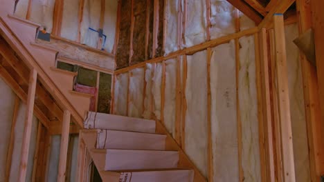 marco de construcción de una casa en construcción
