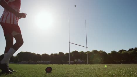 Rugby-Spielertraining-Auf-Dem-Spielfeld