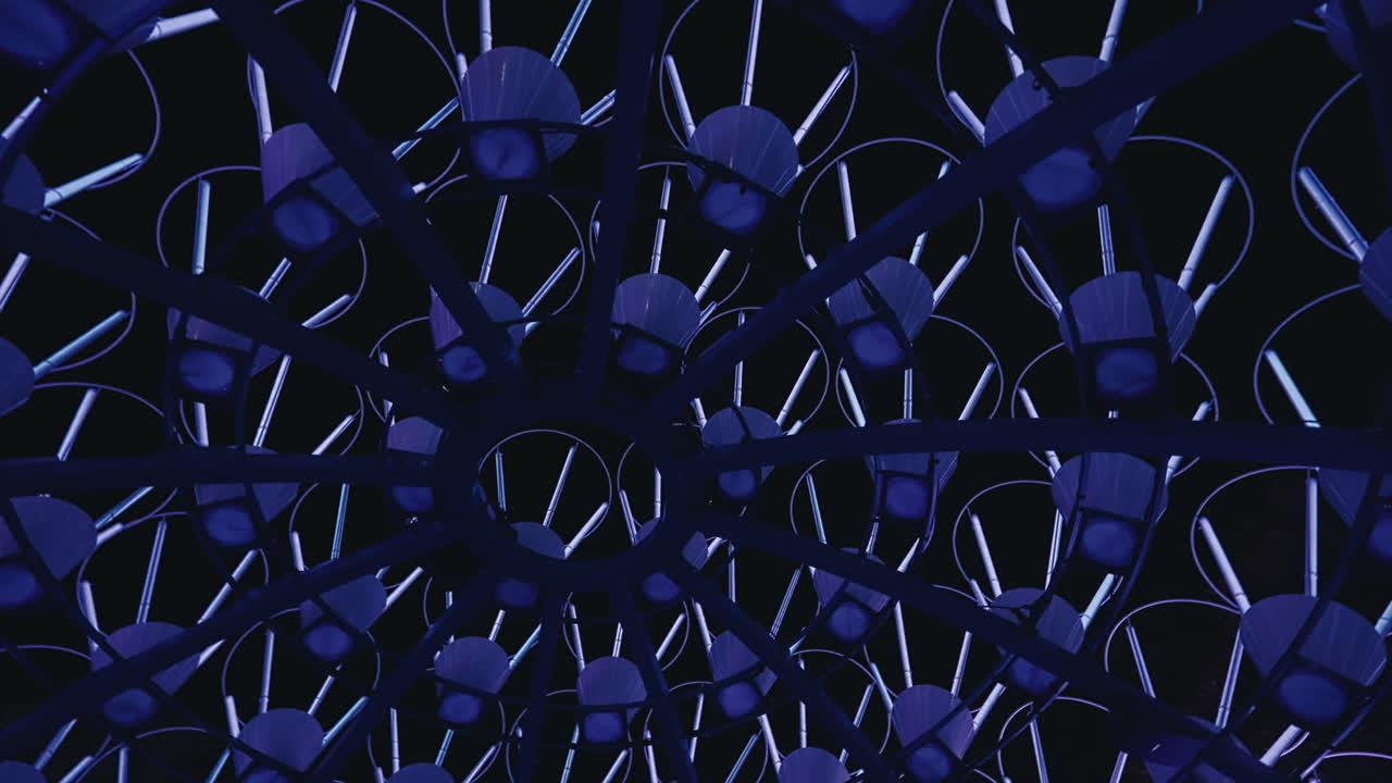 pantalla de luz de tubo brillante y colorido desde el interior para una sydney vívida