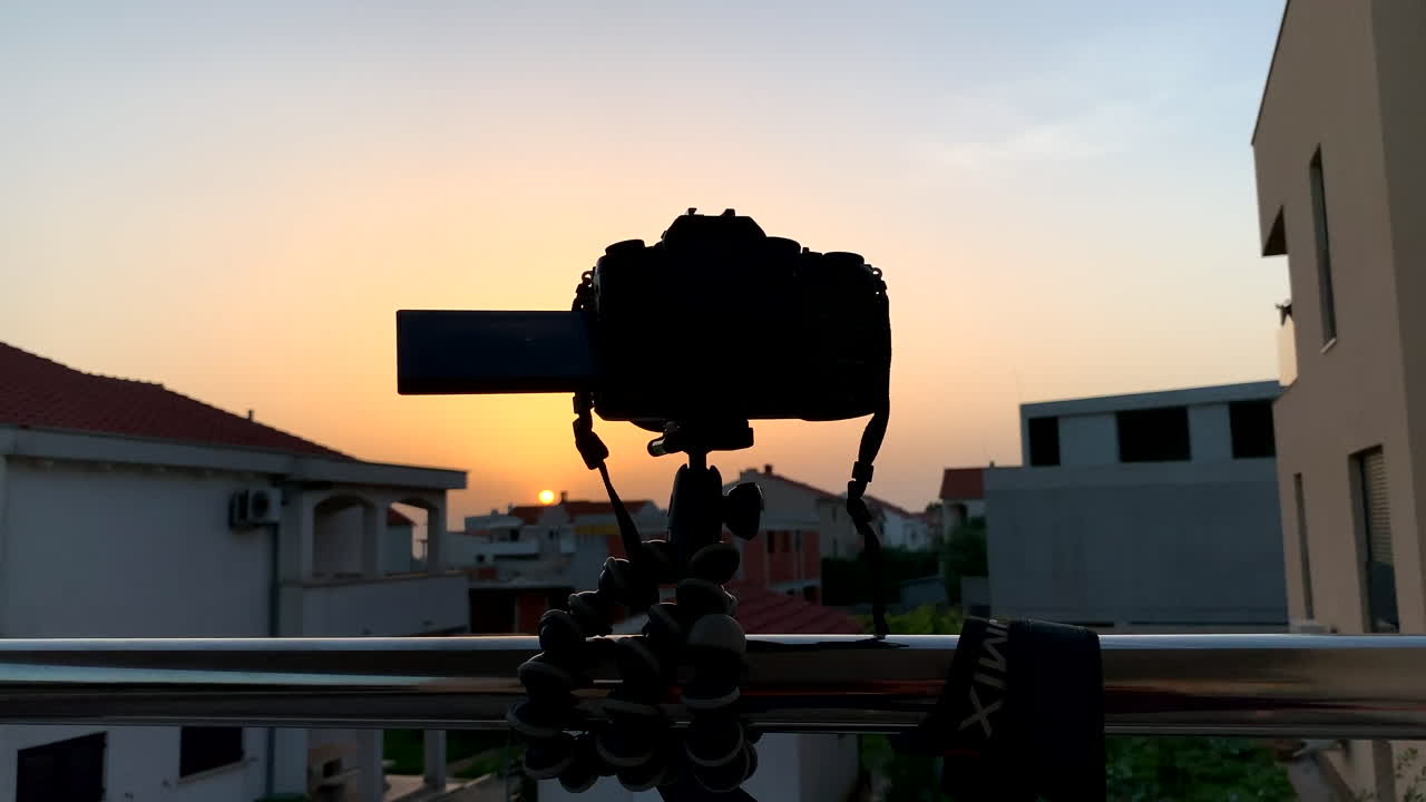 foto de lapso de tempo com a panasonic lumix g81 g85 do pôr do sol em zadar croácia