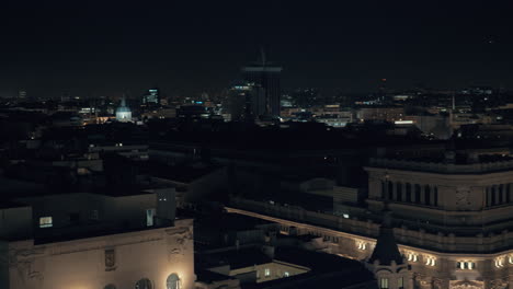 Vista-Nocturna-De-Madrid-Con-La-Plaza-Cibeles-Y-El-Palacio-Cibeles-España