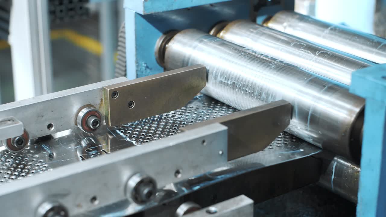 공장에서 금속 롤링 구 ⁇  판을 세탁 드럼을 위한 자동 기계에