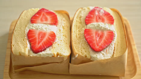 pancake sandwich strawberry fresh cream