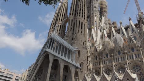 El-Esplendor-De-Los-Edificios-Históricos-De-Barcelona,-España,-Europa.