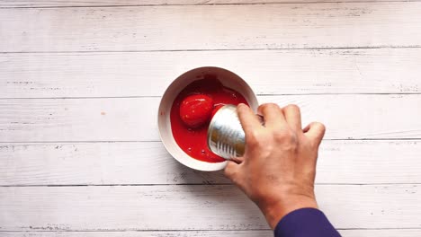 preparación de la salsa de tomate