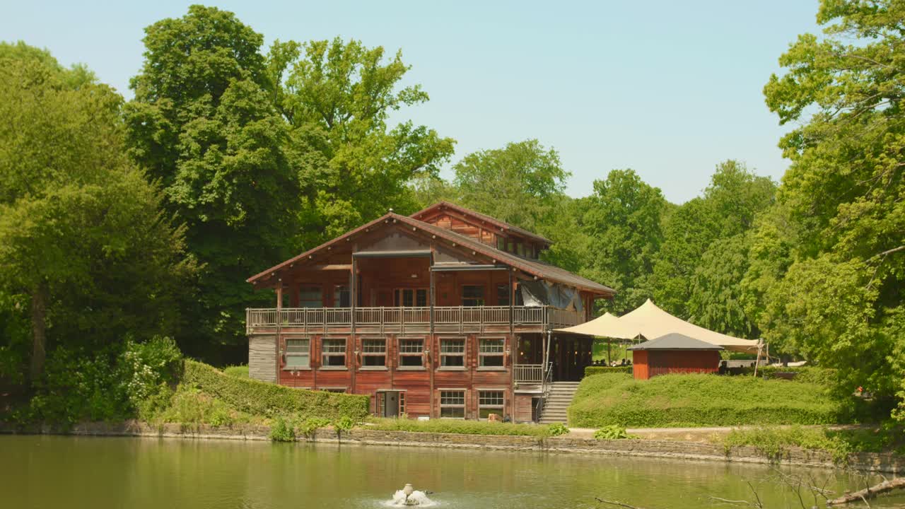 Chalet Robinson by the lake in Bois de la Cambre, restaurant in Brussels, Belgium