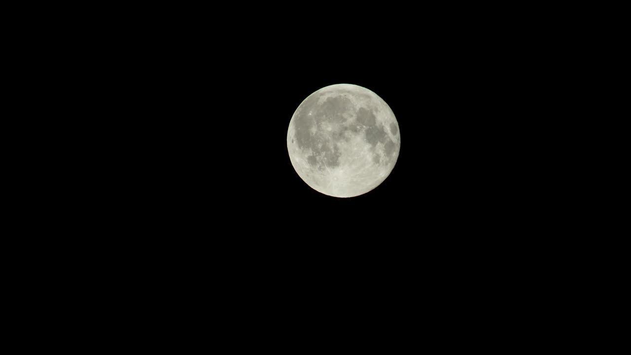 Nuvens de Lua Cheia