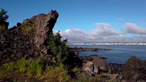 Parque-Volcánico-Sakurajima,-Con-El-Puerto-De-Kagoshima-Al-Fondo