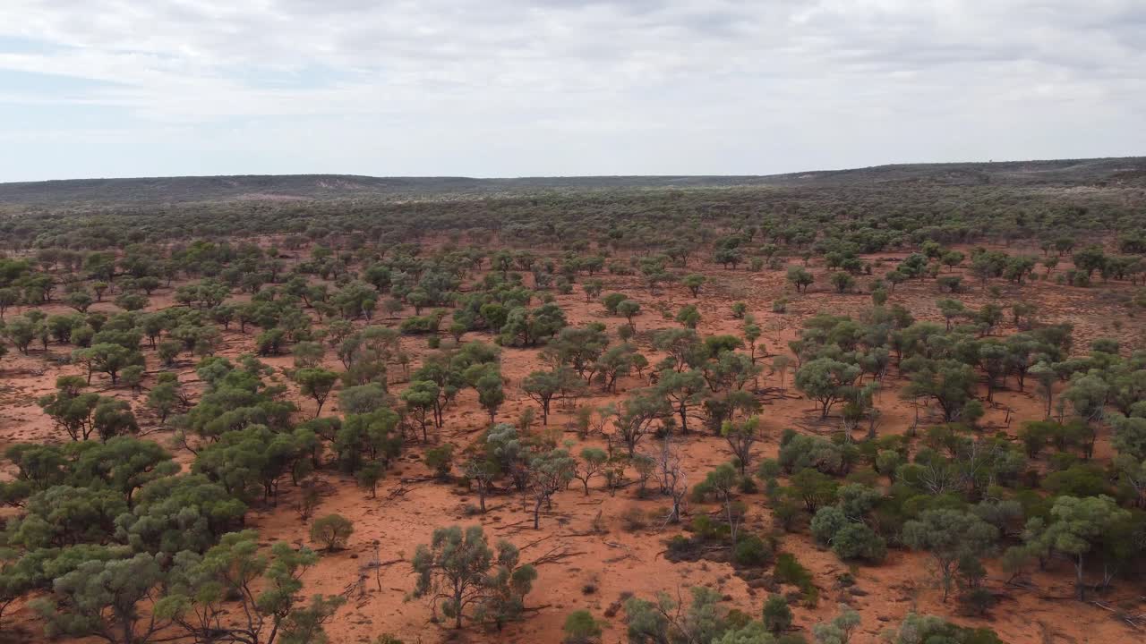 vista aérea de una zona muy remota en el interior de australia