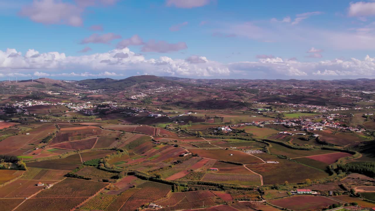 vista panorámica aérea de una zona rural en torres vedras, portugal
