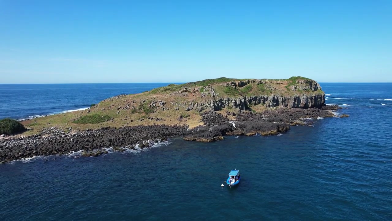 Toma con dron de Cook Island en Nueva Gales del Sur, Australia