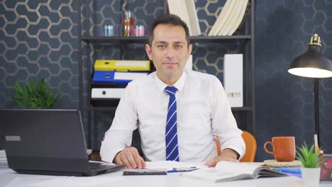retrato de un hombre de negocios confiable y leal.