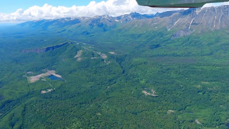 Small-airplane-flight-over-the-Matanuska-Valley-along-the-Matanuska-Range,-north-of-Palmer-Alaska
