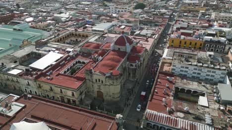 Centro-Histórico-De-Morelia,-Vista-Aérea-Con-Drone