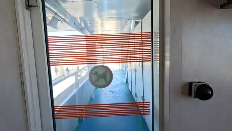 visita de las zonas interiores y exteriores del barco