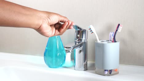 handwashing and toothbrushing routine