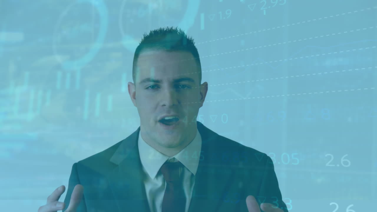 animación del procesamiento de datos sobre el hombre de negocios caucásico hablando