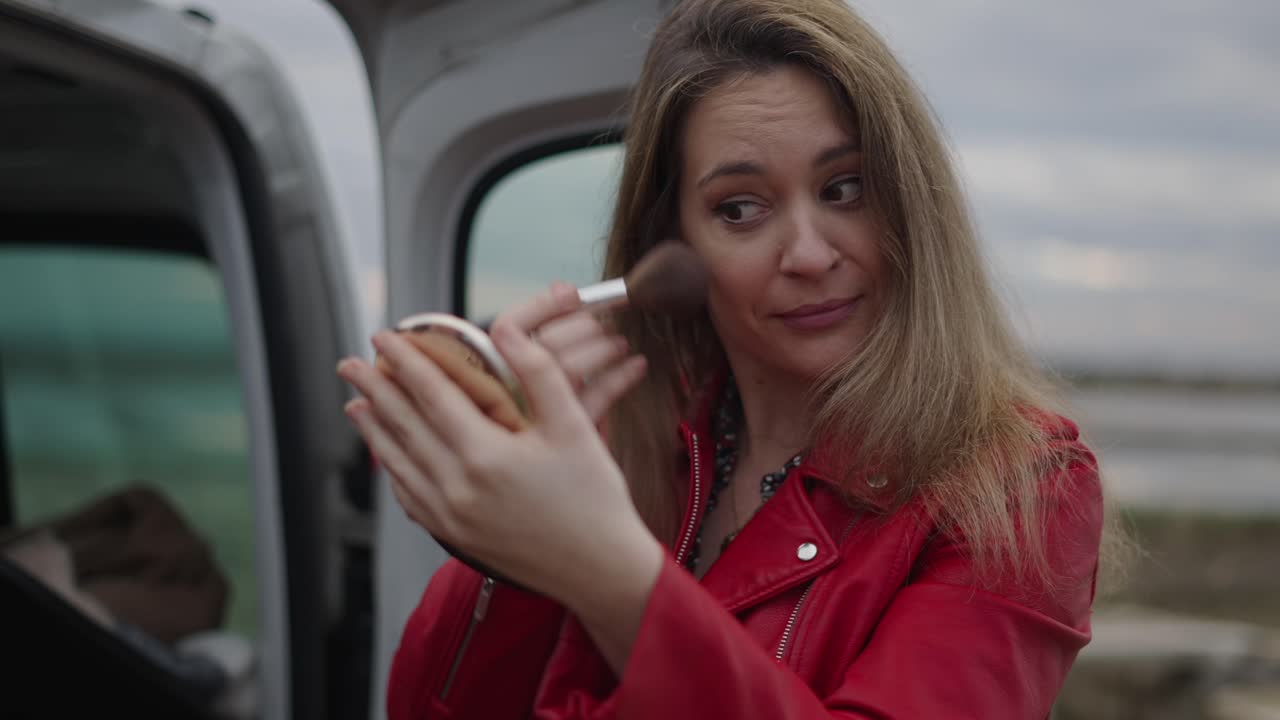 Applying Makeup Outdoors