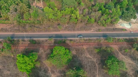 Perfil-Lateral-De-La-Carretera-Vista-De-Pájaro-En-El-Sur-De-La-India