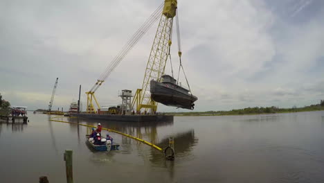 Time-Lapse-Of-Coast-Guard-Marine-Removes-A-Lead-And-Asbestos-Infested-Old-Tugboat-Tutahaco-Friday-Near-Ormond-Beach-1