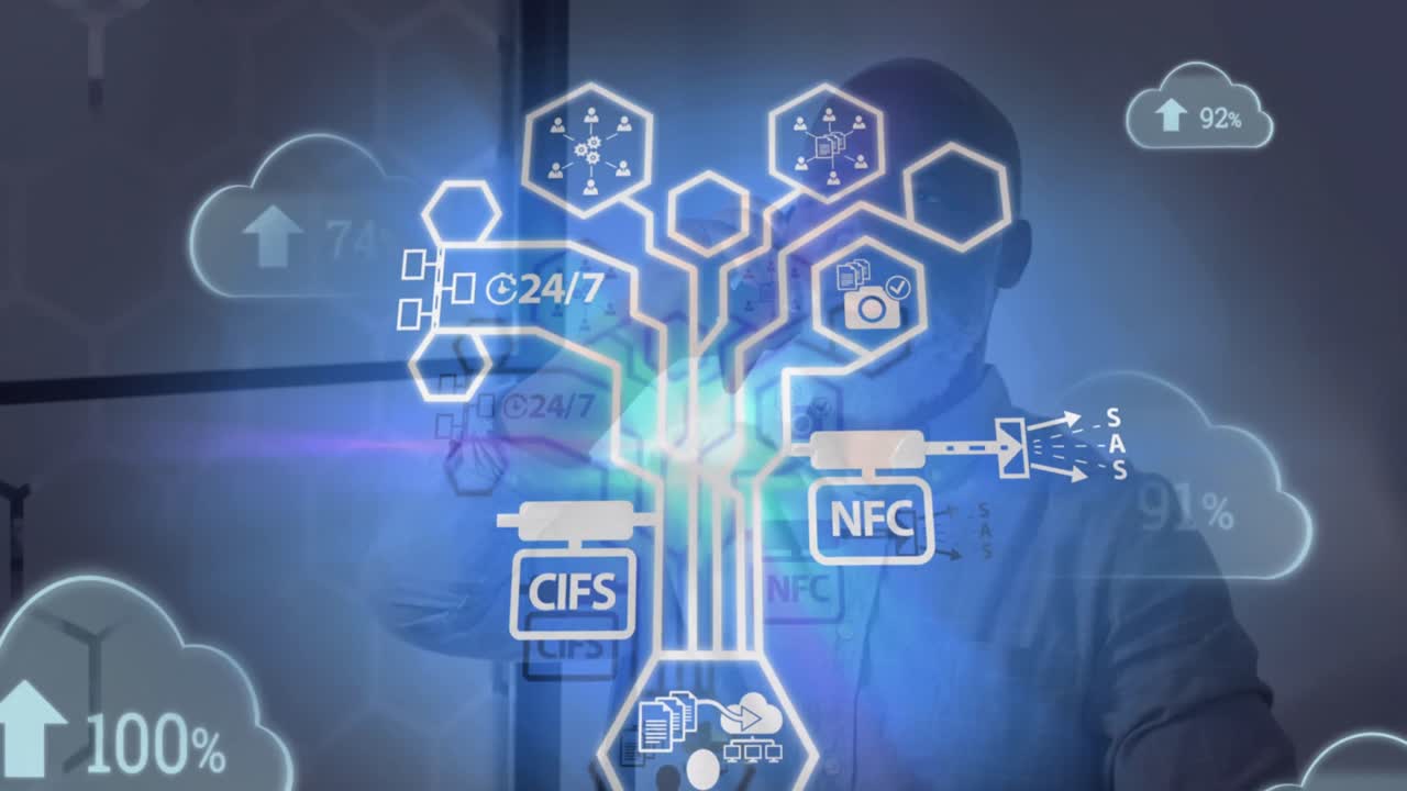 animación de iconos de carga en la nube sobre un hombre afroamericano hablando en un teléfono inteligente en la oficina