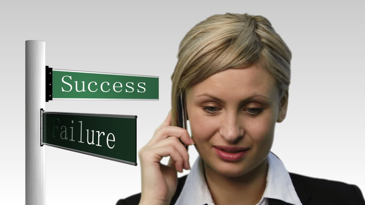 деловая женщина по телефону.