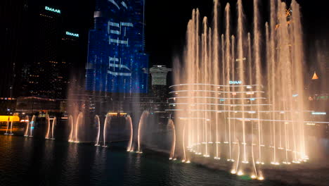 dubai fountain show at night