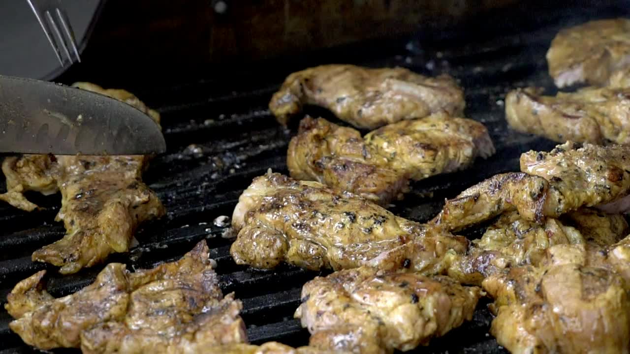 Cooking chicken on a bbq