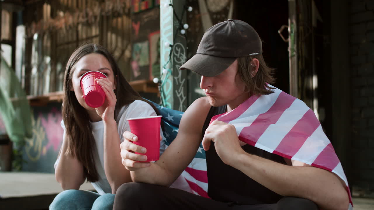 amigos celebrando el 4 de julio.