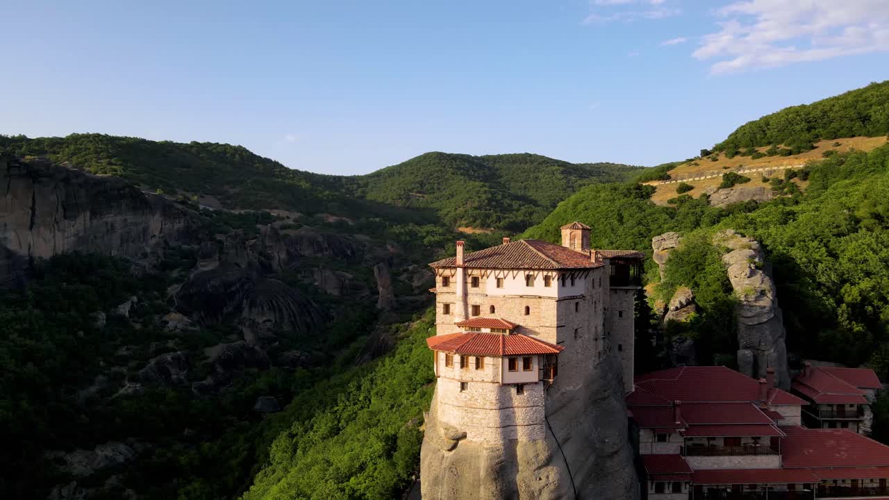 imágenes de drones aéreos de meteora de grecia 13.mp4