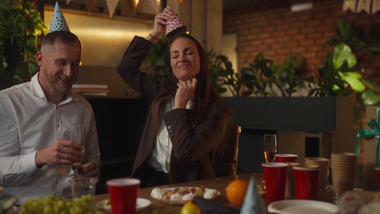 celebración de cumpleaños de la oficina