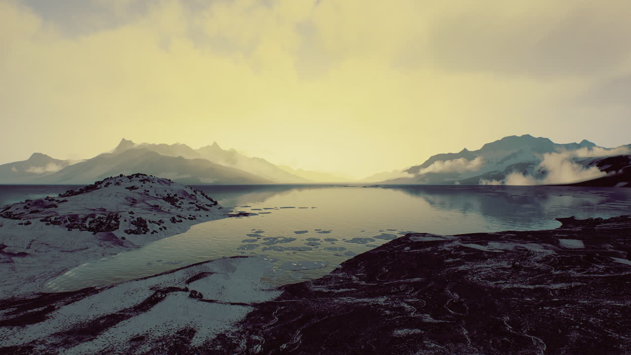 majestuoso crepúsculo sobre un sereno lago de montaña con reflejos de picos