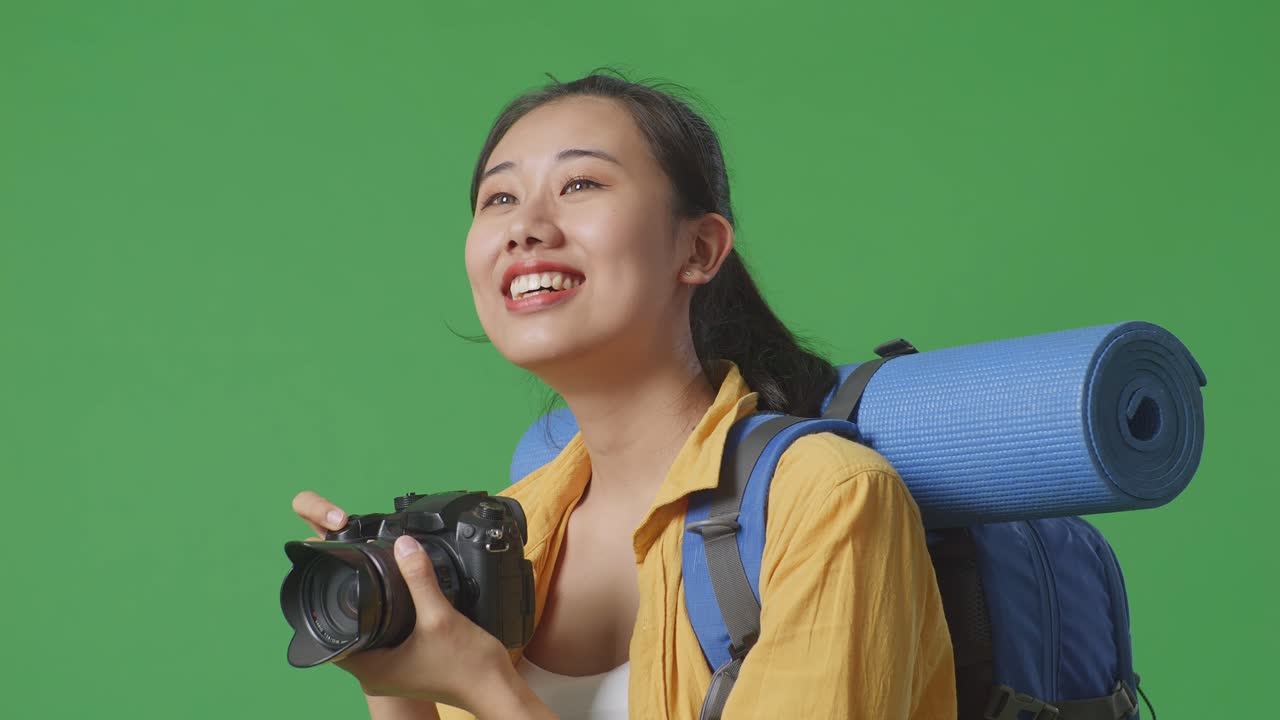 배과 카메라를 가진 여자