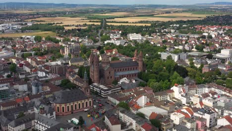 drone footage from a beutiful old dom in the center of the city worms, germany recorded with a dji mavic 2 pro 4k 30 fps