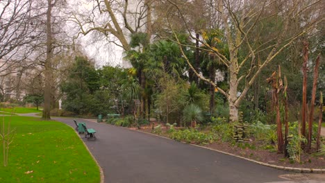 Jardin-Des-Plantes-D&#39;Angers-Stadtpark-Und-Botanischer-Garten-In-Angers,-Frankreich-–-Weit