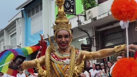 el desfile del orgullo gay tailandés
