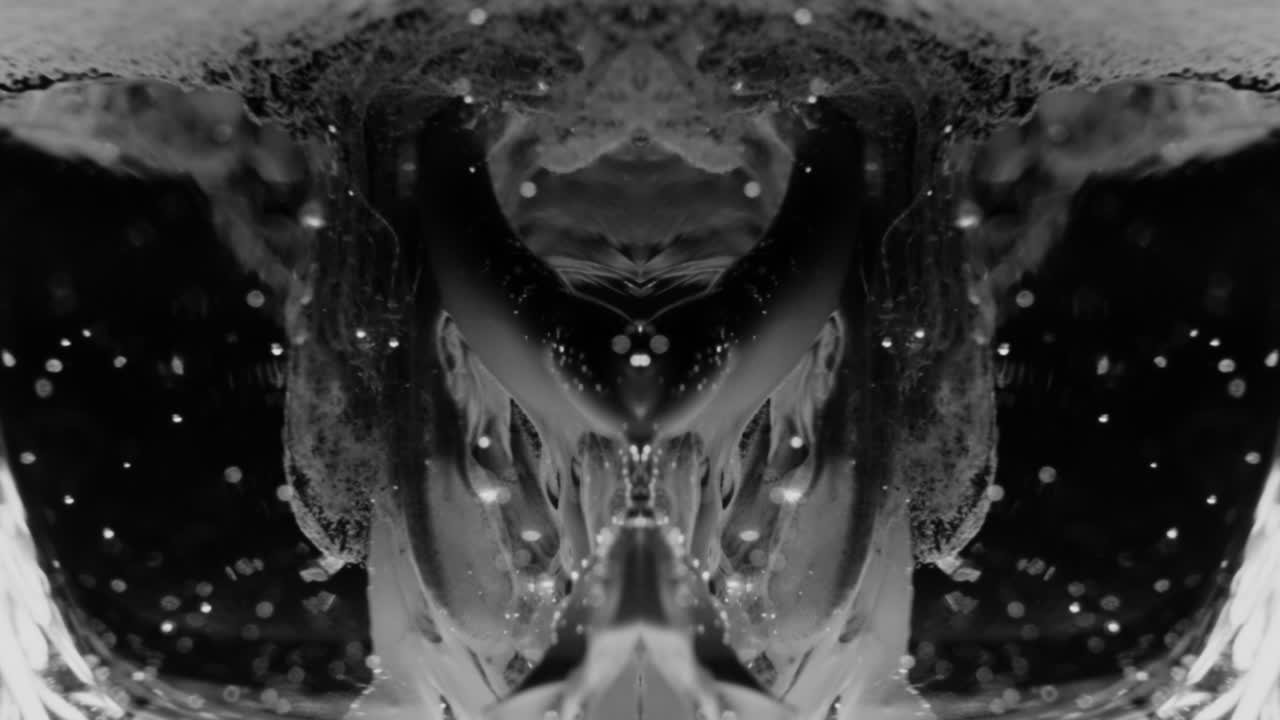 Simmetria liquida astratta