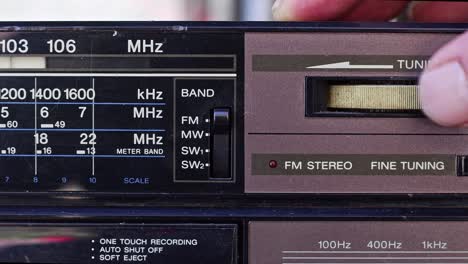 analogue cassette recorder radio fm channel search
