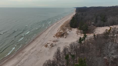 Dunas-En-La-Costa-De-Michigan-Durante-El-Atardecer