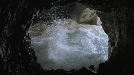 Rosh-Hanikra-grotto-with-view-to-rough-sea