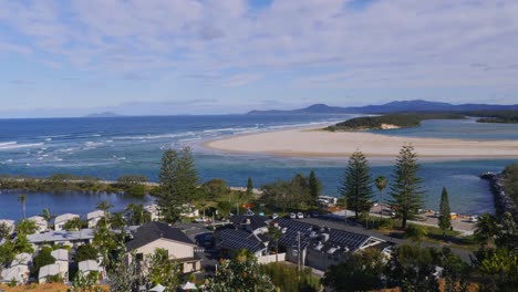 Maravillosas-Vistas-A-La-Playa-En-La-Ciudad-De-Port-Macquarie-En-Nueva-Gales-Del-Sur---Destino-Turístico-En-Australia---Plano-General-De-ángulo-Alto