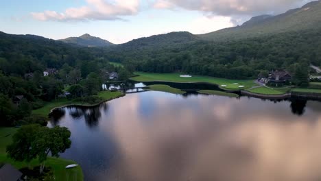 movimiento aéreo en el club de golf y campo de grandfather en grandfather mountain nc, carolina del norte