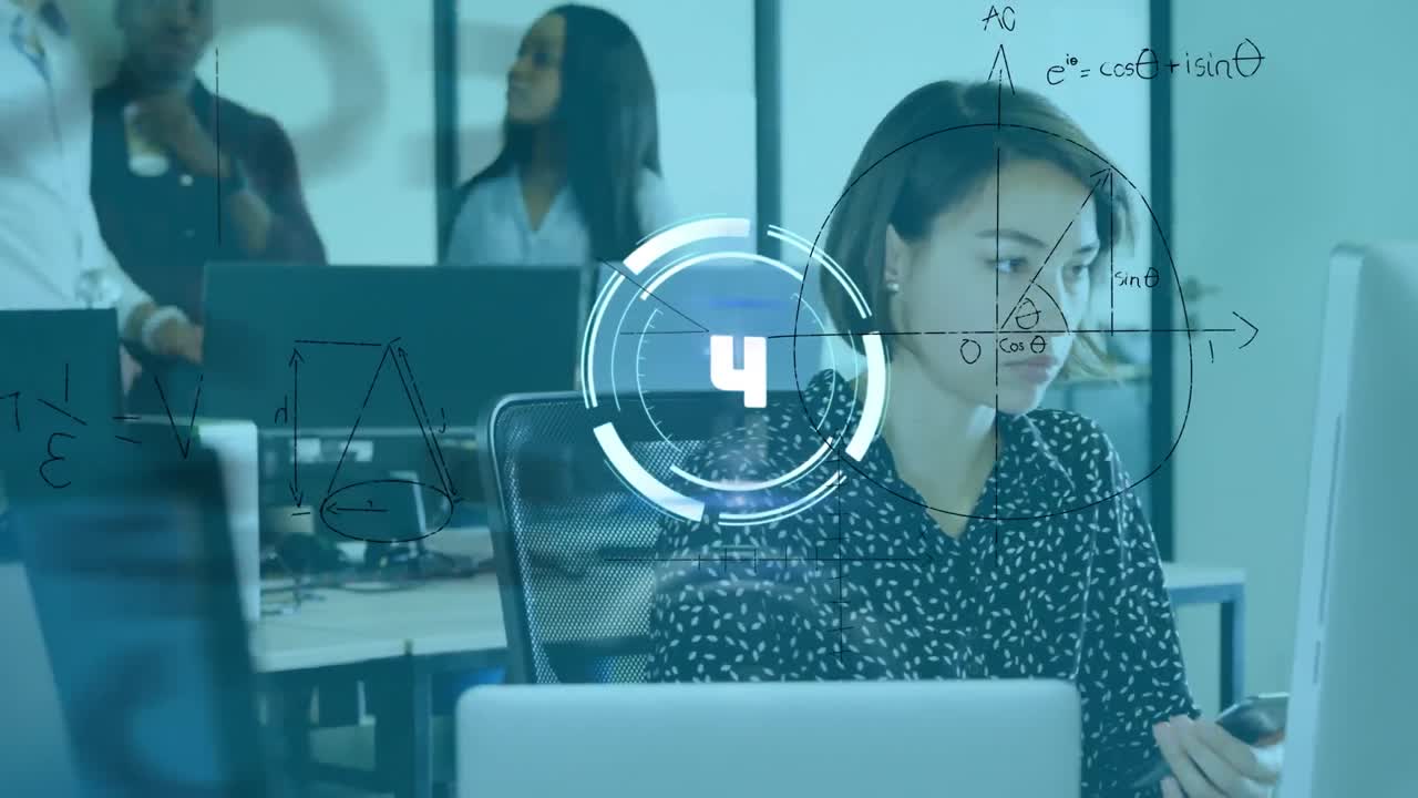 contador regresivo sobre el escáner y ecuaciones matemáticas contra una mujer caucásica que trabaja en la oficina