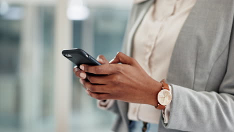 Business-woman,-phone-and-hands-typing