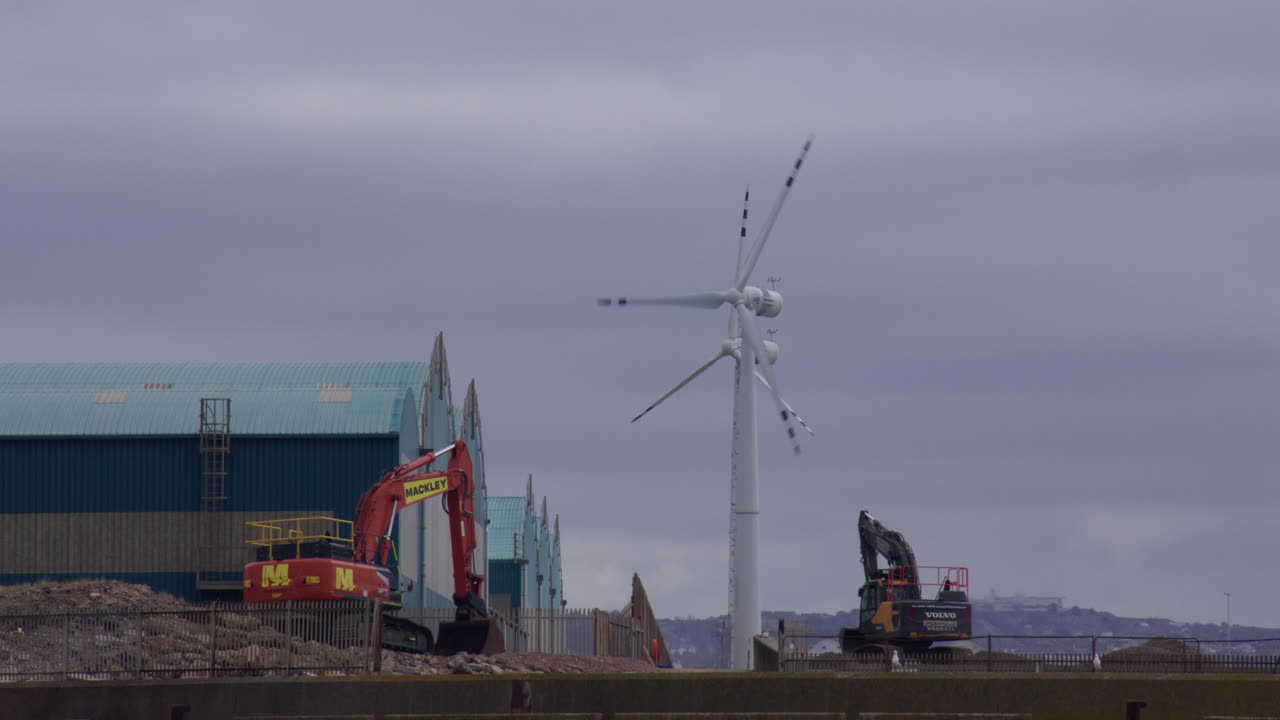 Plano general de aerogeneradores cerca de la central eléctrica de Shoreham