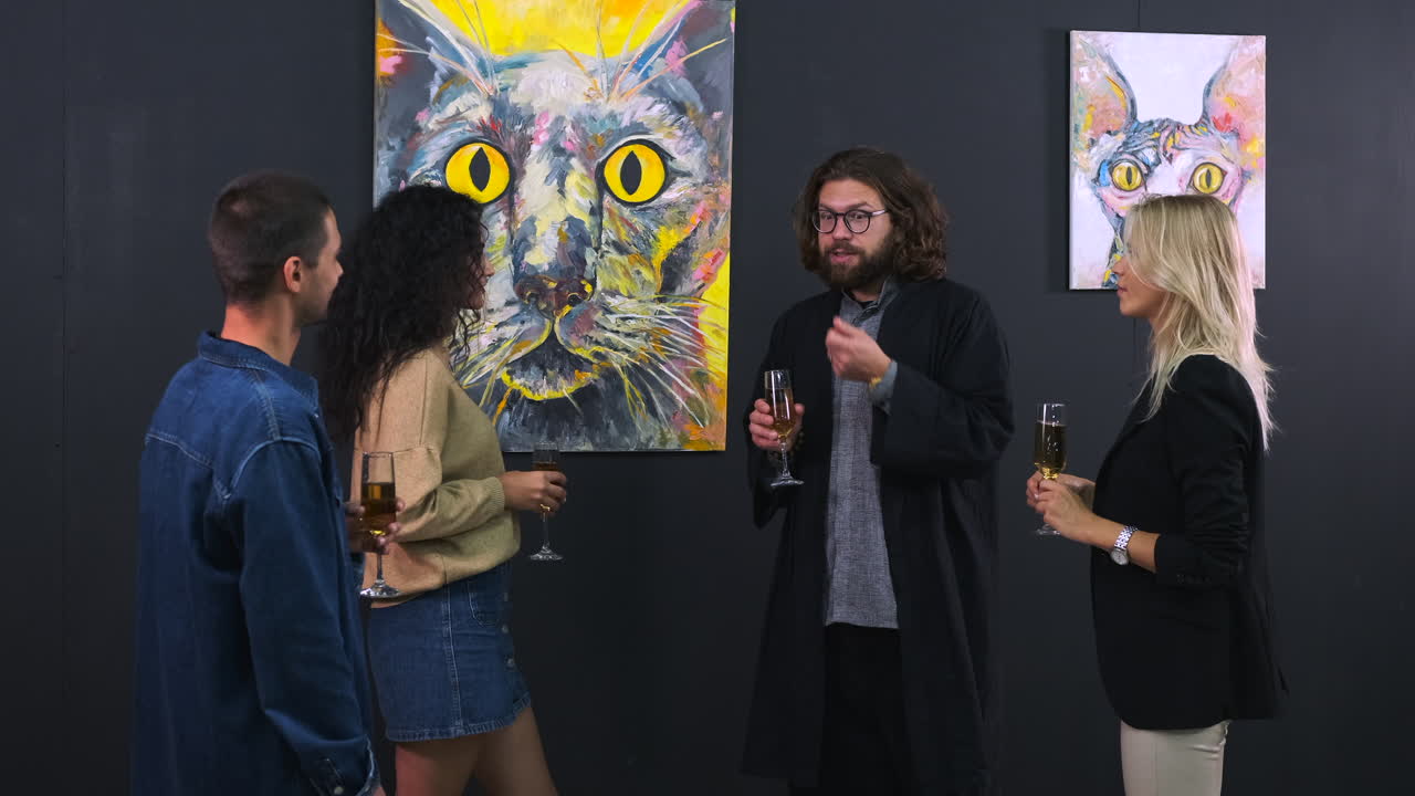 친구들과 함께 미술관을 방문합니다.