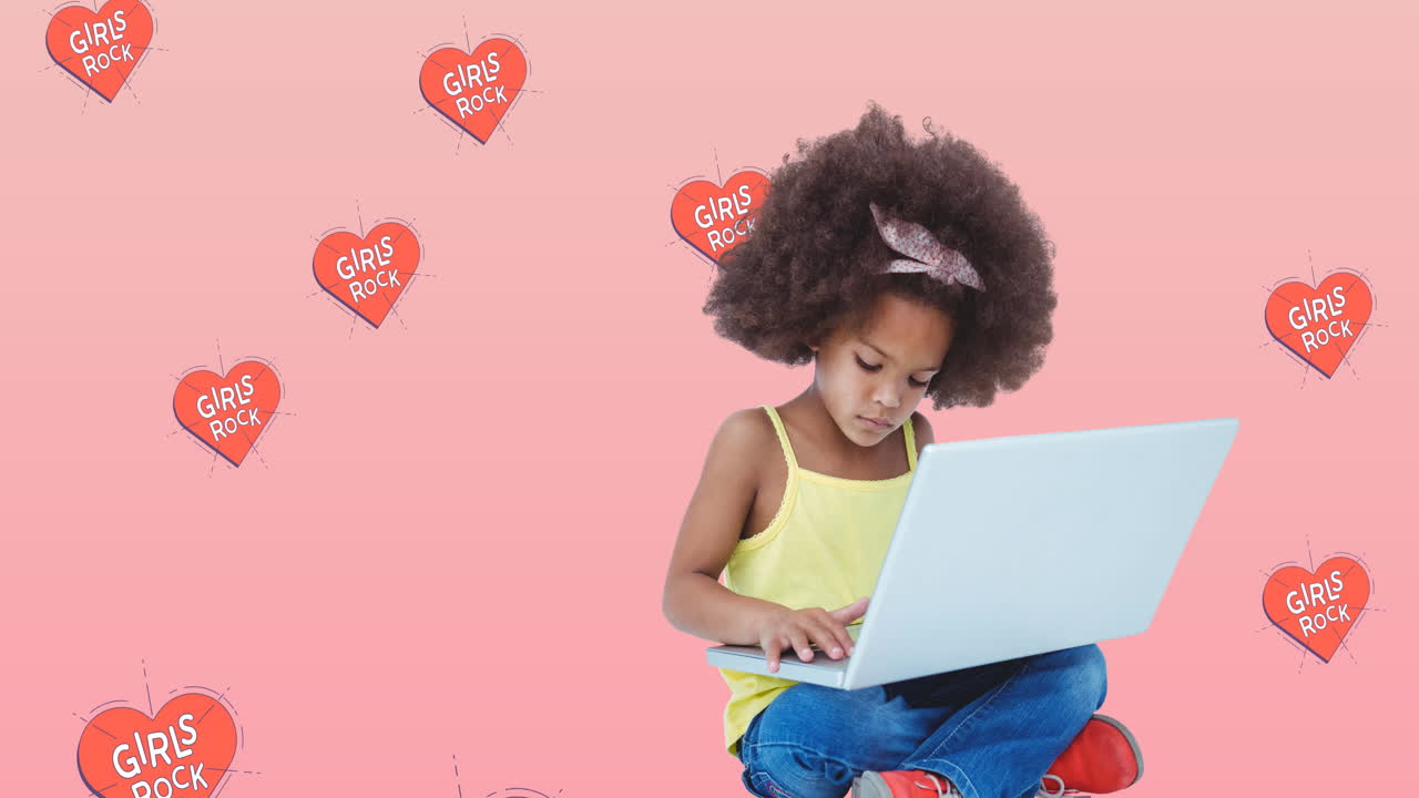 animación de una colegiala sobre varias chicas jefe texto en rosa