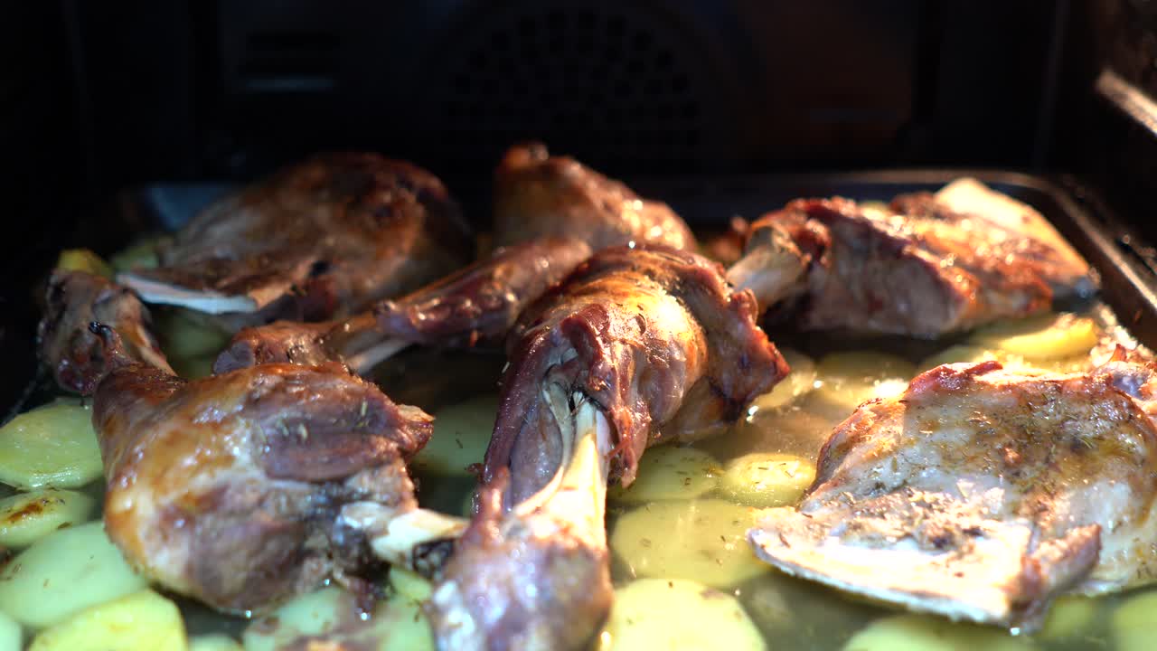 cordero al horno con patatas cena típica navideña