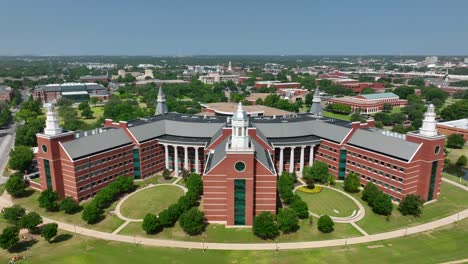 Rising-aerial-reveal-of-college-building-at-Baylor-University-in-Waco-Texas