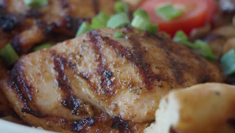 grilled chicken with tomato and green onions